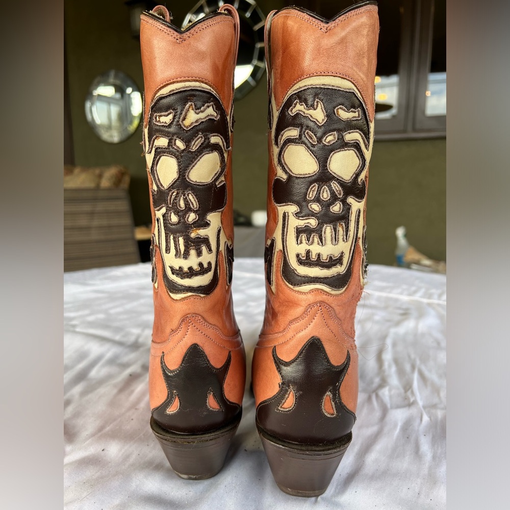 LEATHER 9 CORRAL SKULL WESTERN BOOTS